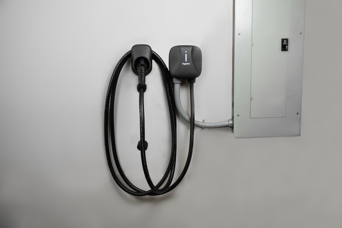 Clean residential Level 2 EV charger installation
